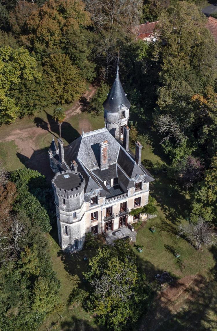 Chateau De Puymoger Javerlhac-et-la-Chapelle-Saint-Robert Exterior photo